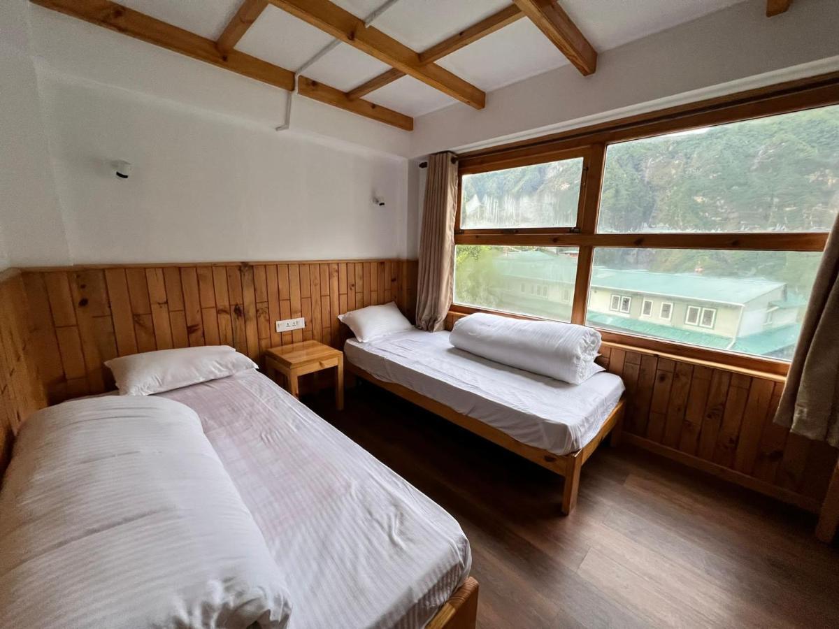 Hotel Camp De Base Namche Bagian luar foto